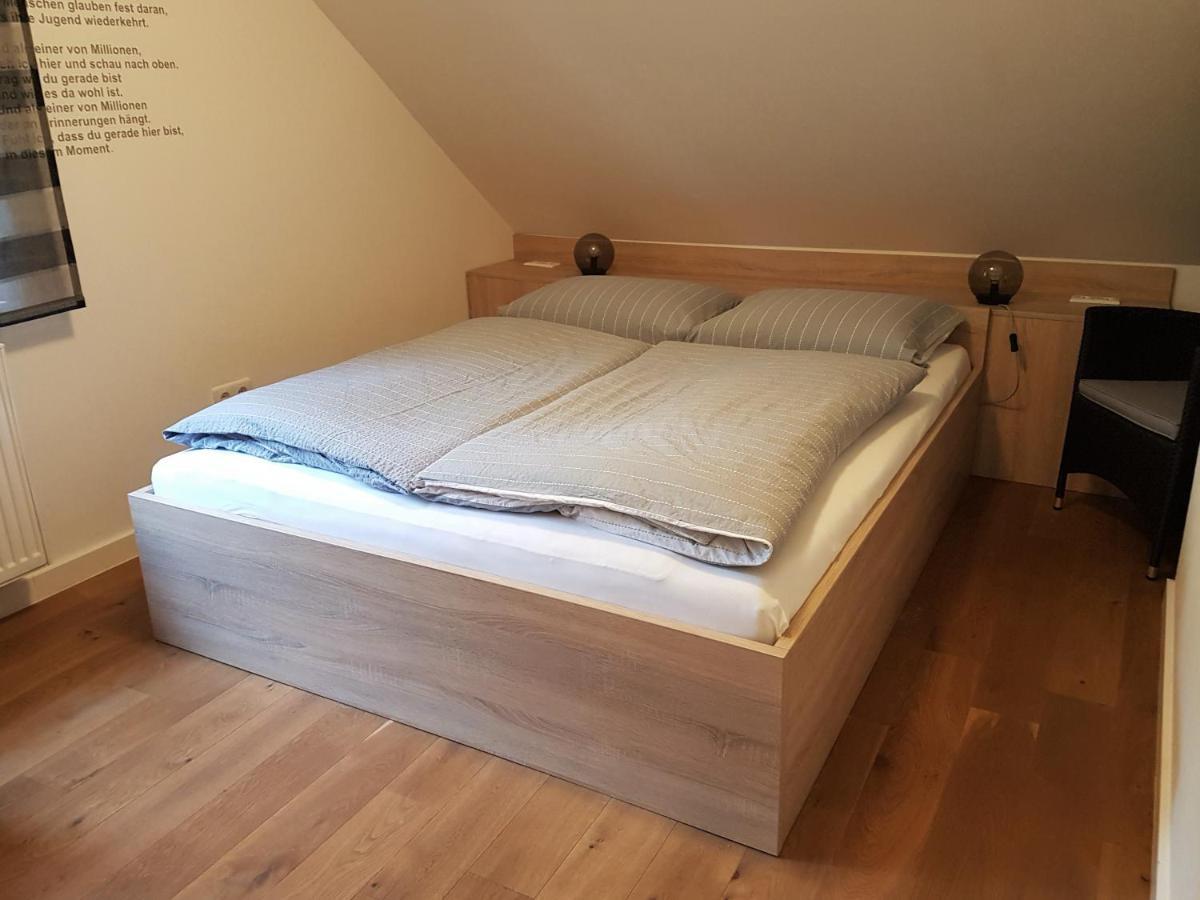Große Ferienwohnung, auf Bauernhof mit Ponys und Pferden, ländlich und ruhig, Nähe Dümmer See Holdorf Exterior foto
